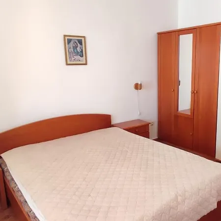 Dom-el Real 3 - Apartment *