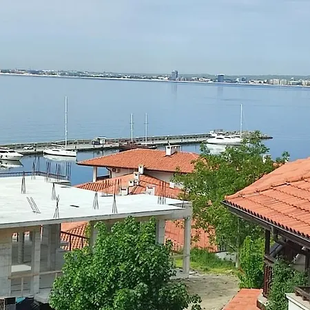 дом-ел реал апартментс 3 - влас